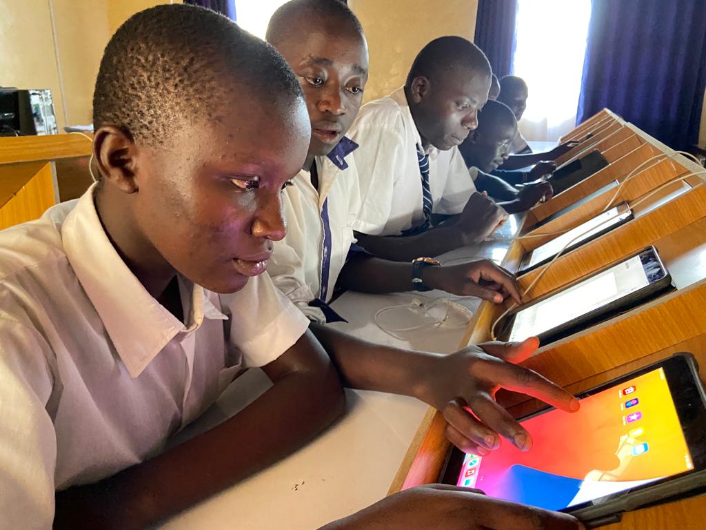 Students in the lab_Angaza Center